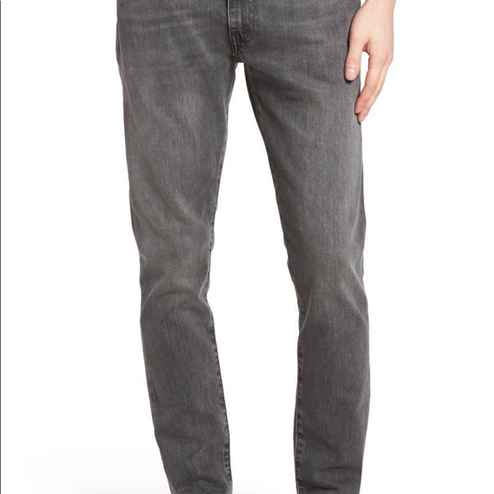 Dark Grey Levi Jeans